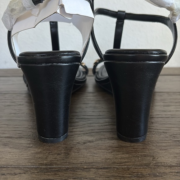 NEW [Anne Klein] Sloan Chain Wedge Padded Heel Sandals Black/Gold Women’s Sz 10 - Picture 5 of 12